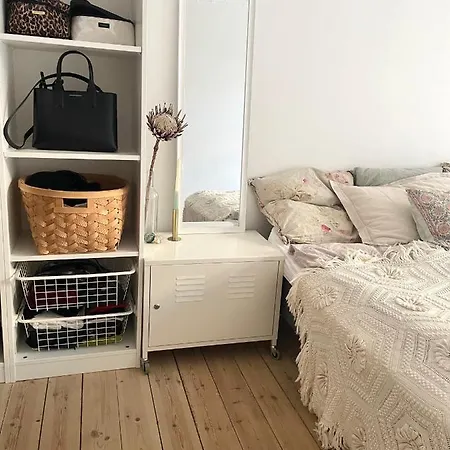 Central Two Bedroom * København